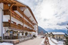 Hotel Frida - Parkplatz und Zugangsweg